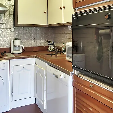 Idyllic In With 2 Bedrooms, Garden And Terrace 150m *