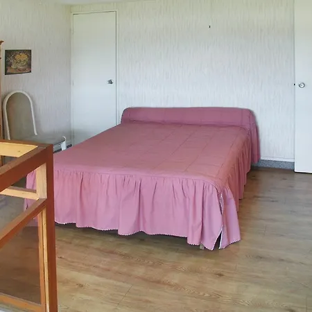 Idyllic In With 2 Bedrooms, Garden And Terrace 150m Apartment *