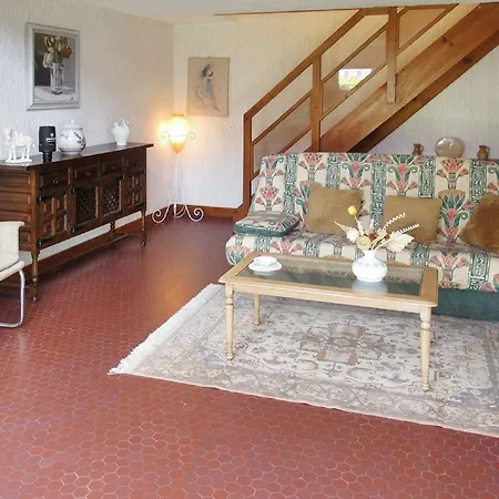 Apartment Idyllic In With 2 Bedrooms, Garden And Terrace 150m